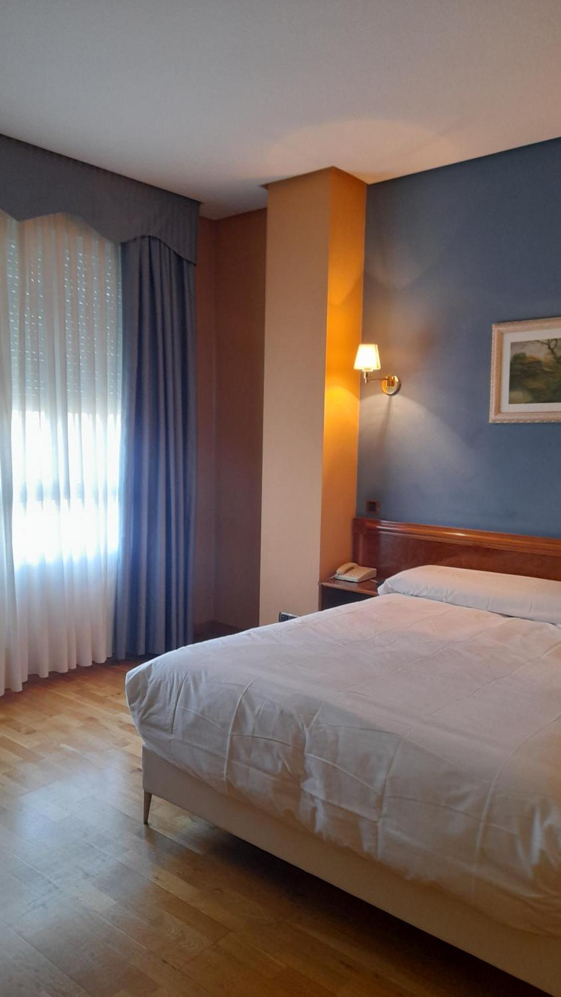 Hotel Las Moreras Леон Экстерьер фото