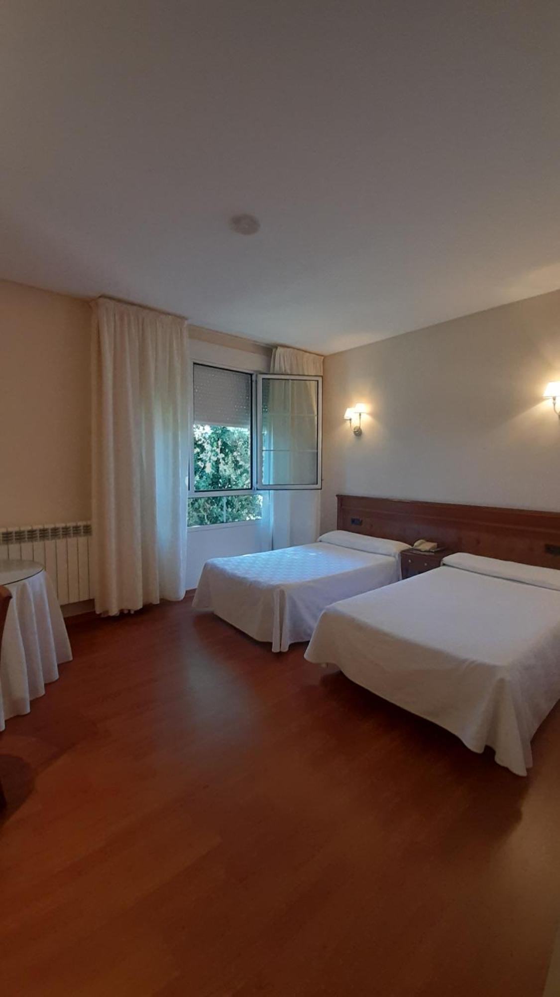 Hotel Las Moreras Леон Экстерьер фото